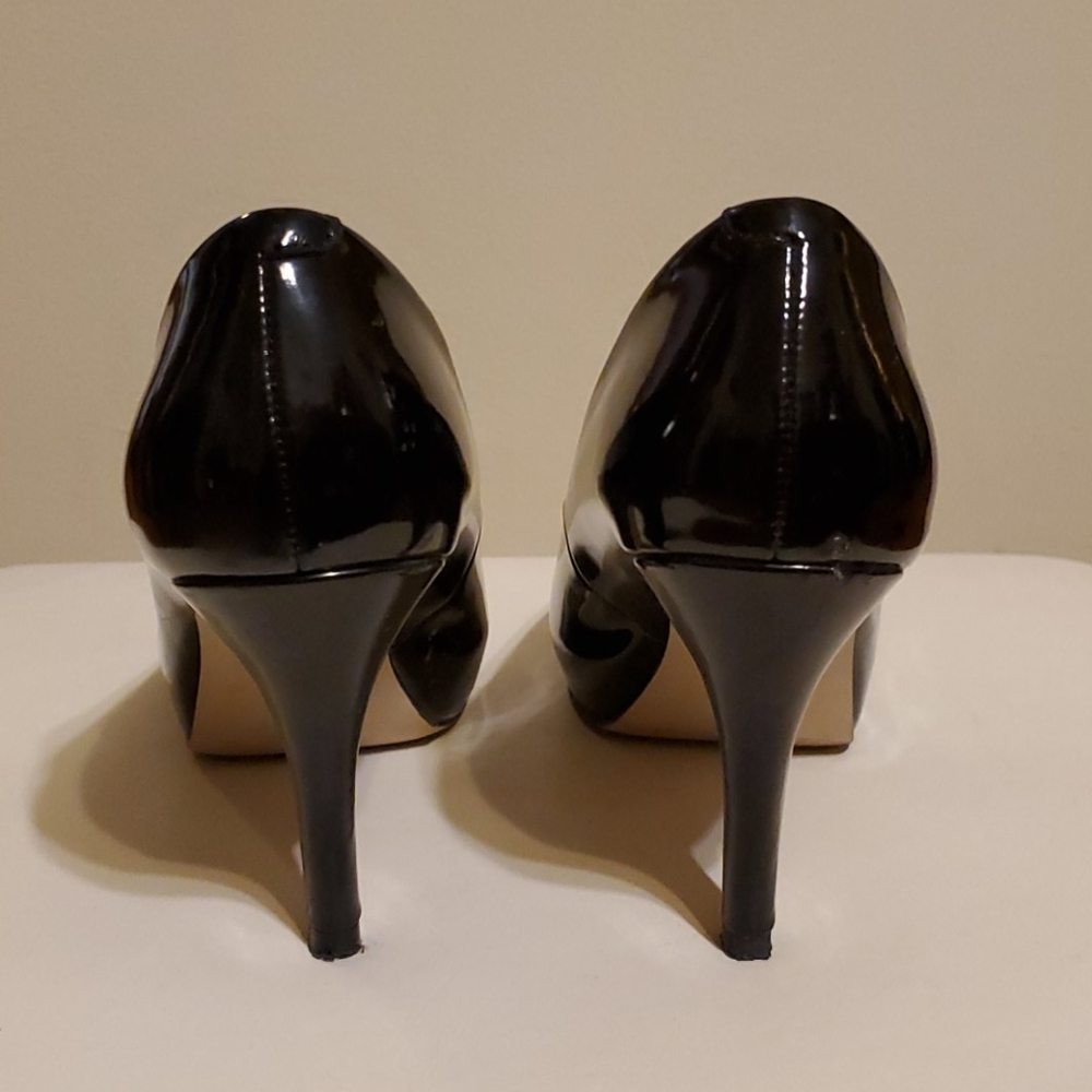 Shoes - Picture 2 of 4